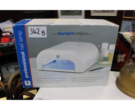 Professional nail lamp