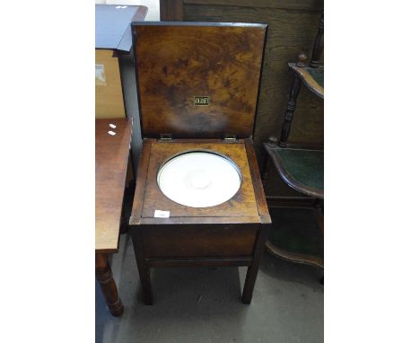 BOX COMMODE