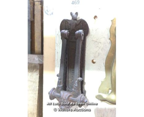 CAST IRON BAT KNOCKER COMBINED LETTER PLATE - 9.5" L