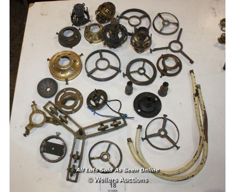 ASSORTMENT OF GAS LIGHT FITTINGS