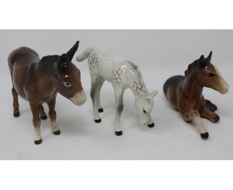 Two Beswick horses and a Beswick donkey (3), chip to one ear, largest H: 12 cm. UK P&amp;P Group 2 (£20+VAT for the first lot