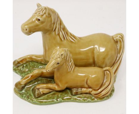 Wade limited edition figurine, Pride and Joy, no cracks or chips, L: 12 cm. UK P&amp;P Group 1 (£16+VAT for the first lot and