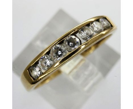 9ct gold ring set with cubic zirconia, size M, 1.6g. UK P&amp;P Group 1 (£16+VAT for the first lot and £2+VAT for subsequent 