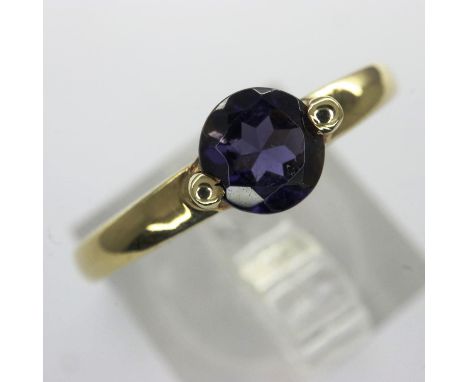 9ct gold solitaire ring set with amethyst, size O, 1.8g. UK P&amp;P Group 1 (£16+VAT for the first lot and £2+VAT for subsequ