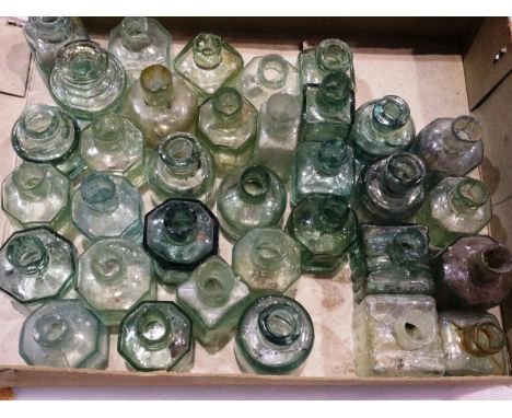 Thirty four Victorian and later glass ink bottles. UK P&amp;P Group 2 (£20+VAT for the first lot and £4+VAT for subsequent lo