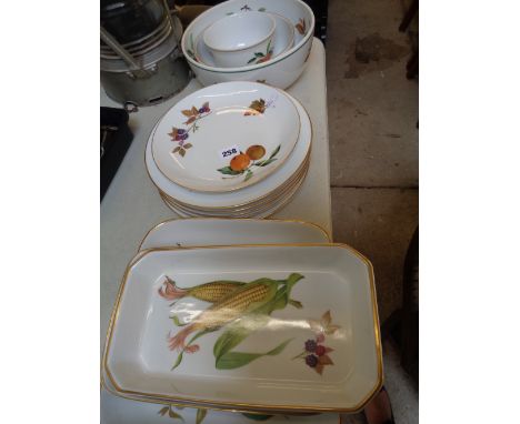 Extensive collection of Royal Worcester Evesham pattern Cookware and tableware