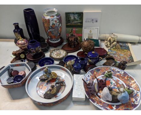 A mixed lot of mainly Oriental items to include Chinese mudmen figures, ivorine figure, scroll, vases with stands and other i
