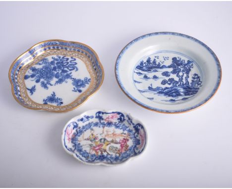 Chinese export porcelain spoon tray, lobed oval form, polychrome decoration, figurative scene, 12cm; blue and white export po