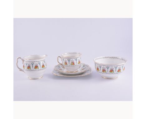 Royal Albert vintage tea set.CONDITION:12 cups/tea1 milk jug1 sugar bowls 2 sandwich plates12 saucers - restored chip to one 
