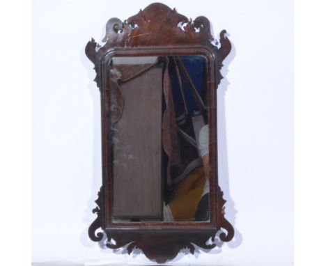Chippendale style pier glass, retangular plate, fretted outlines, 80x46cm.