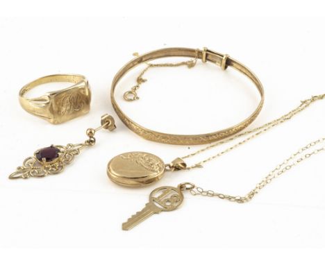 A collection of 9ct gold, including a gentlemans signet ring, ring size U, a gold christening bangle, various chains and a si
