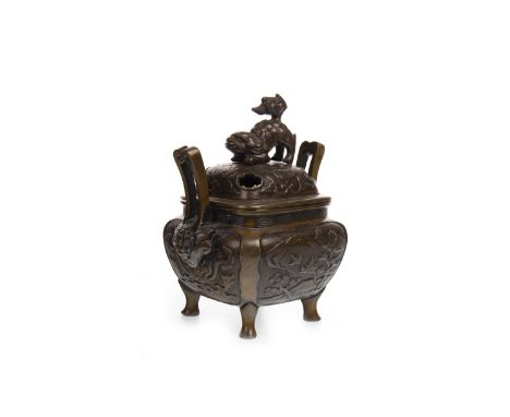 20TH CENTURY CHINESE BRONZE CENSER, the lid with animal finial, on four feet, mark to base, 15cm high