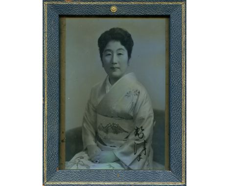 SETSUKO: (1909-1995) Princess Chichibu, the wife of Prince Chichibu, younger brother of Emperor Showa (Hirohito). Vintage sig