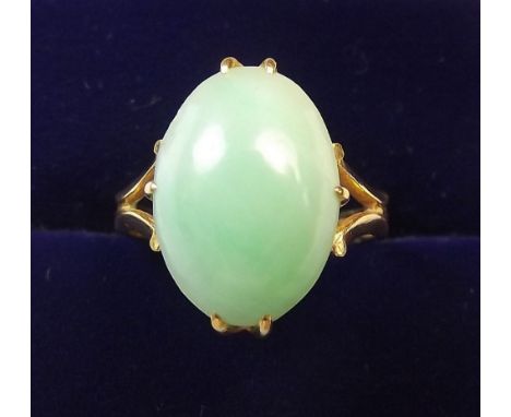 A Chinese gold jade ring on split shoulder mount, Chinese marks, 3.5g - size J1/2