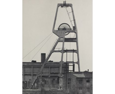 Fotografie - - Bernd u. Hilla Becher. Anonyme Skulpturen. Eine Typologie technischer Bauten. Mit 194 ganzseitigen photographi