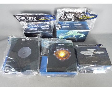 Eaglemoss - Star Trek - A fleet of 5 x Official Starships Collection models with magazines including Klingon Battle Cruiser, 