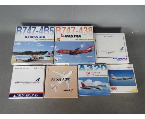 Dragon Wings - Herpa - Schabak - A fleet of 7 x aircraft in various scales including 1/400 Quantas B747-438 Wunala Dreaming e