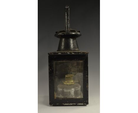 Railwayana - Railwayman's tinned and enamelled three glass oil lamp, tapered vent with fixed carrying handle, circular steel 