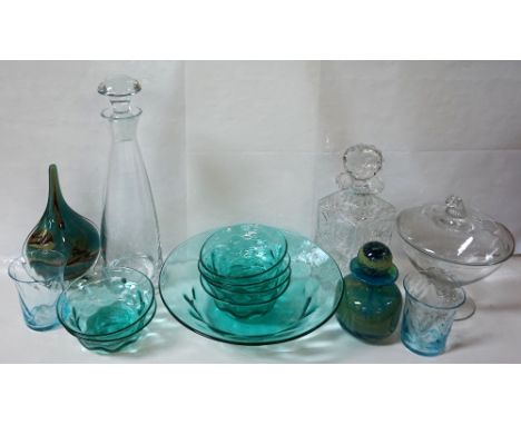 SMALL COLLECTION OF CRYSTAL AND GLASSWAREincluding a 'Burns Crystal' decanter with stopper, 35.5cm high, Dartington crystal d