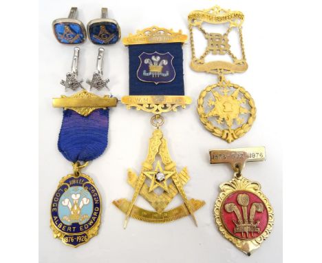 MASONIC DIAMOND SET NINE CARAT GOLD JEWELthe gold sections engraved 'Albert Edward No.592' 'R.W.M. 1965-1966' 'Presented to B