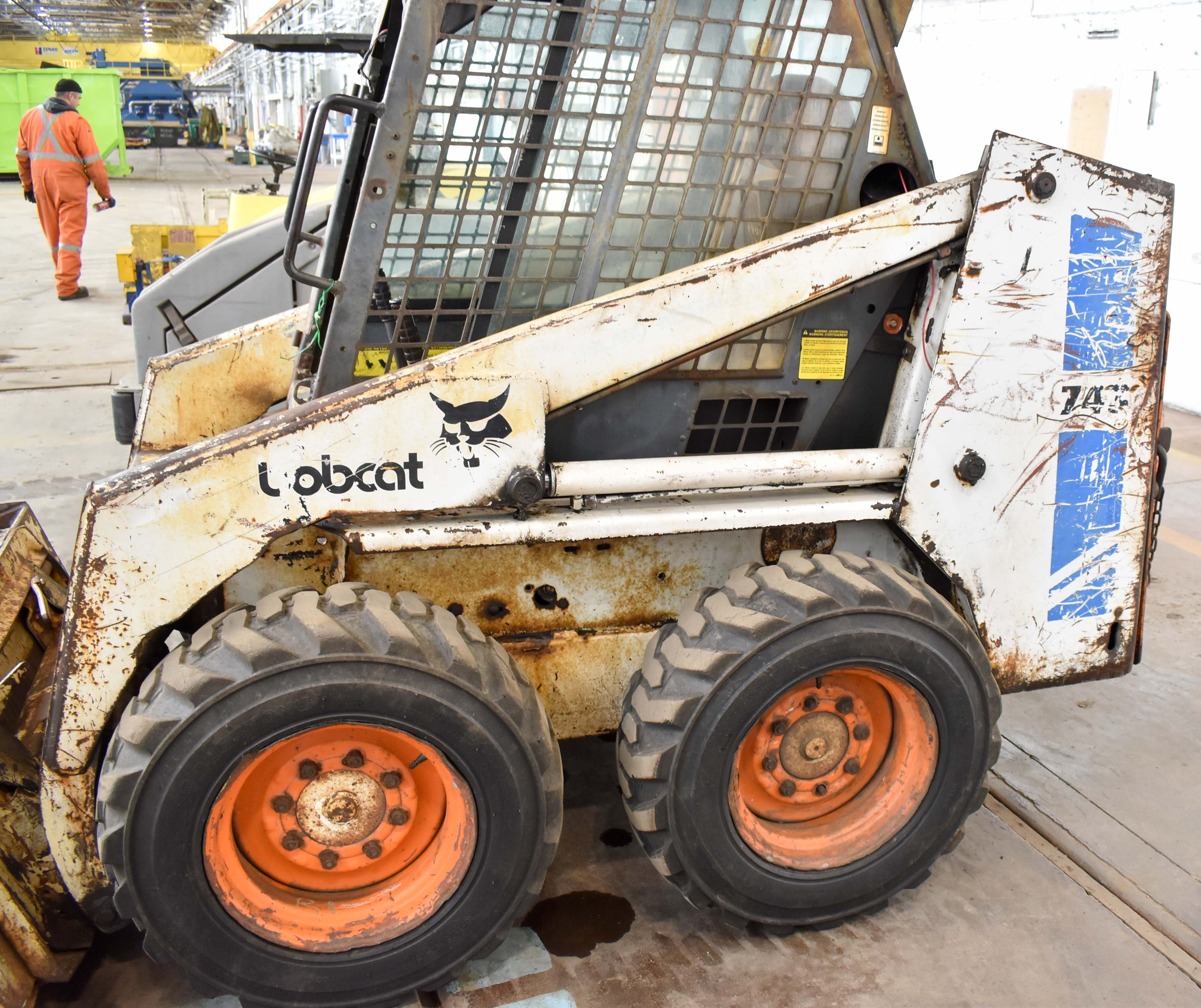 BOBCAT 743 SKID STEER LOADER WITH DIESEL ENGINE, BUCKET ATTACHMENT