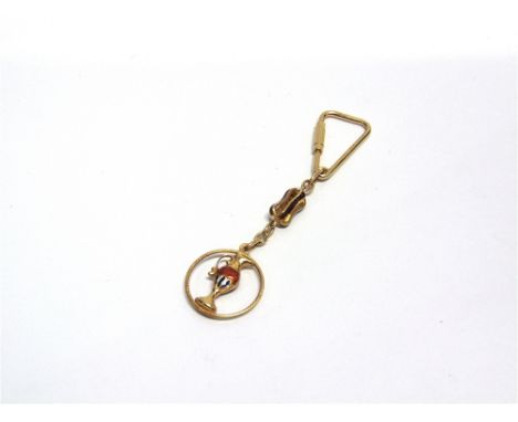 AN ITALIAN KEY RING stamped '750' with an enamelled urn motif and decorative detail, 9.9g gross