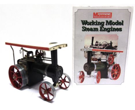 A MAMOD NO. T.E.1A, TRACTION ENGINE green, generally good condition (lacking burner tray), unboxed.