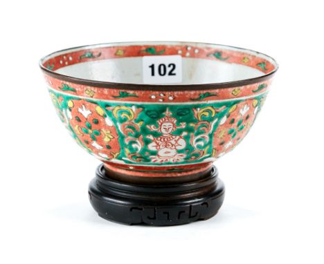 AN UNUSUAL 18TH CENTURY CHINESE PORCELAIN COPPER RIMMED BOWL polychrome decorated with four praying Buddhas and foliate round