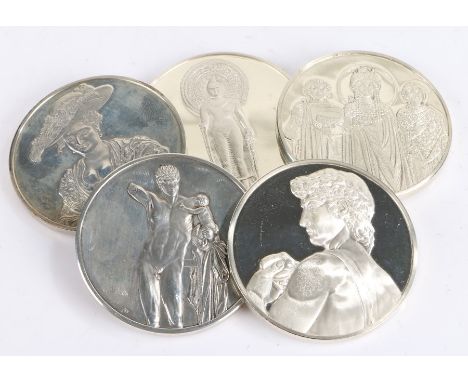 Silver commemorative coins, to include Michaelangelo's David, Portrait of Susanna Fourment by Peter Paul Rubens etc. (5)