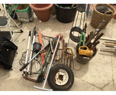 VARIOUS GARDEN TOOLS TO INCLUDE LOPPERS, FORK HEADS, SHEARS ETC 