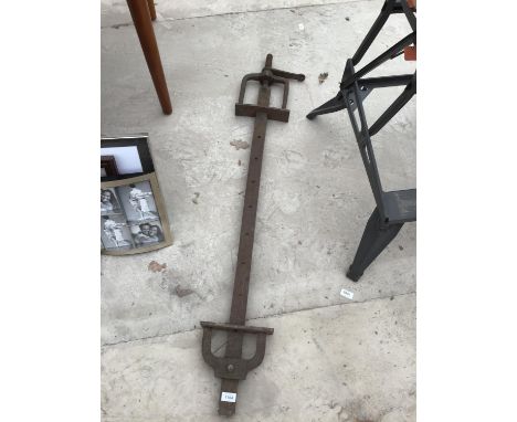 AN UNUSUAL VINTAGE SASH CLAMP 