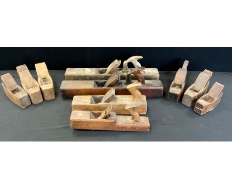 Vintage Woodworking / Carpentry tools - 19th and early 20th century Jack planes, smoothing planes, block planes; etc, (qty). 