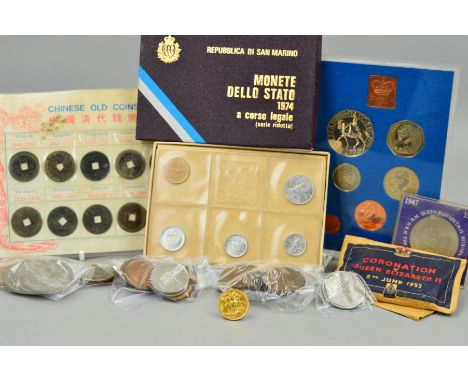 A PLASTIC BOX OF MIXED COINS, to include a gold sovereign George V 1913, a 1986 silver Eagle, etc