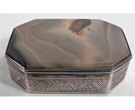 An early 19th century silver snuff box inset agate top of shaped octagonal form, parcel gilt interior, Birmingham, 1806, Will