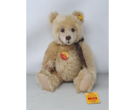 A Steiff OrIginal mohair Teddy Bear 010354 in strung bag 