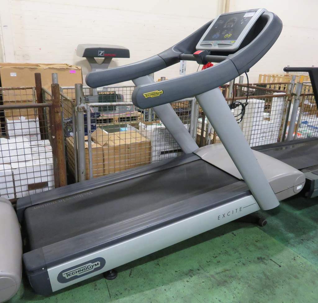 technogym excite 500 treadmill