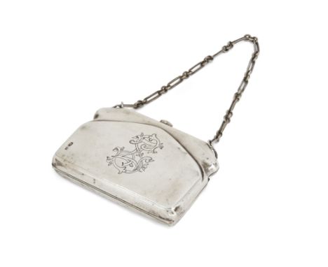 An early 20th century Russian silver purse. Maker Cyrillic N.A., probably Nikolai Alekseev, Moscow, 1908-1926. Engraved with 