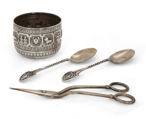 A Victorian Scottish silver Zodiac bowl. Hamilton & Inches, Edinburgh, 1884. Repousse decorated with the signs of the Zodiac,