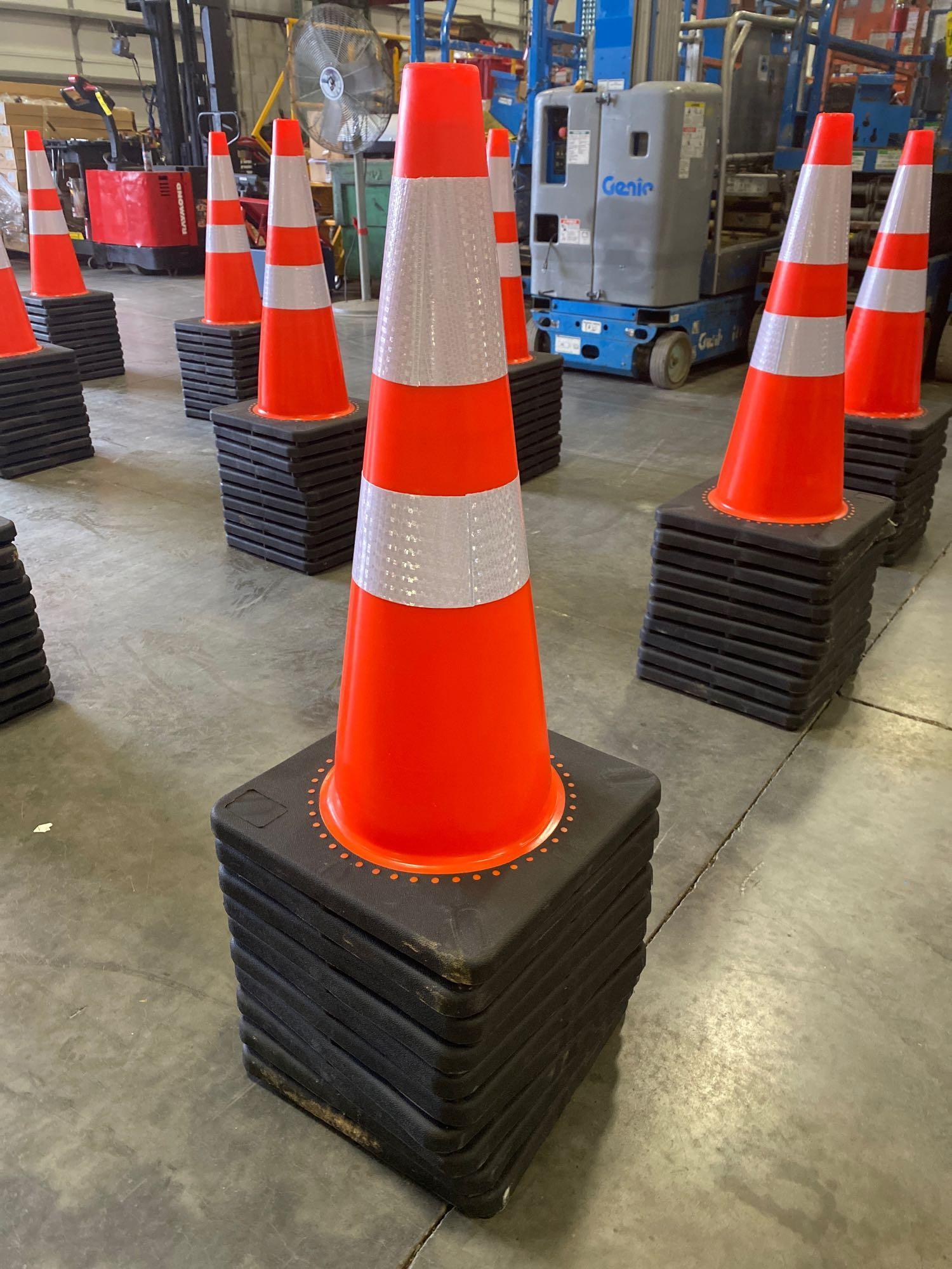 10 NEW SAFETY CONES