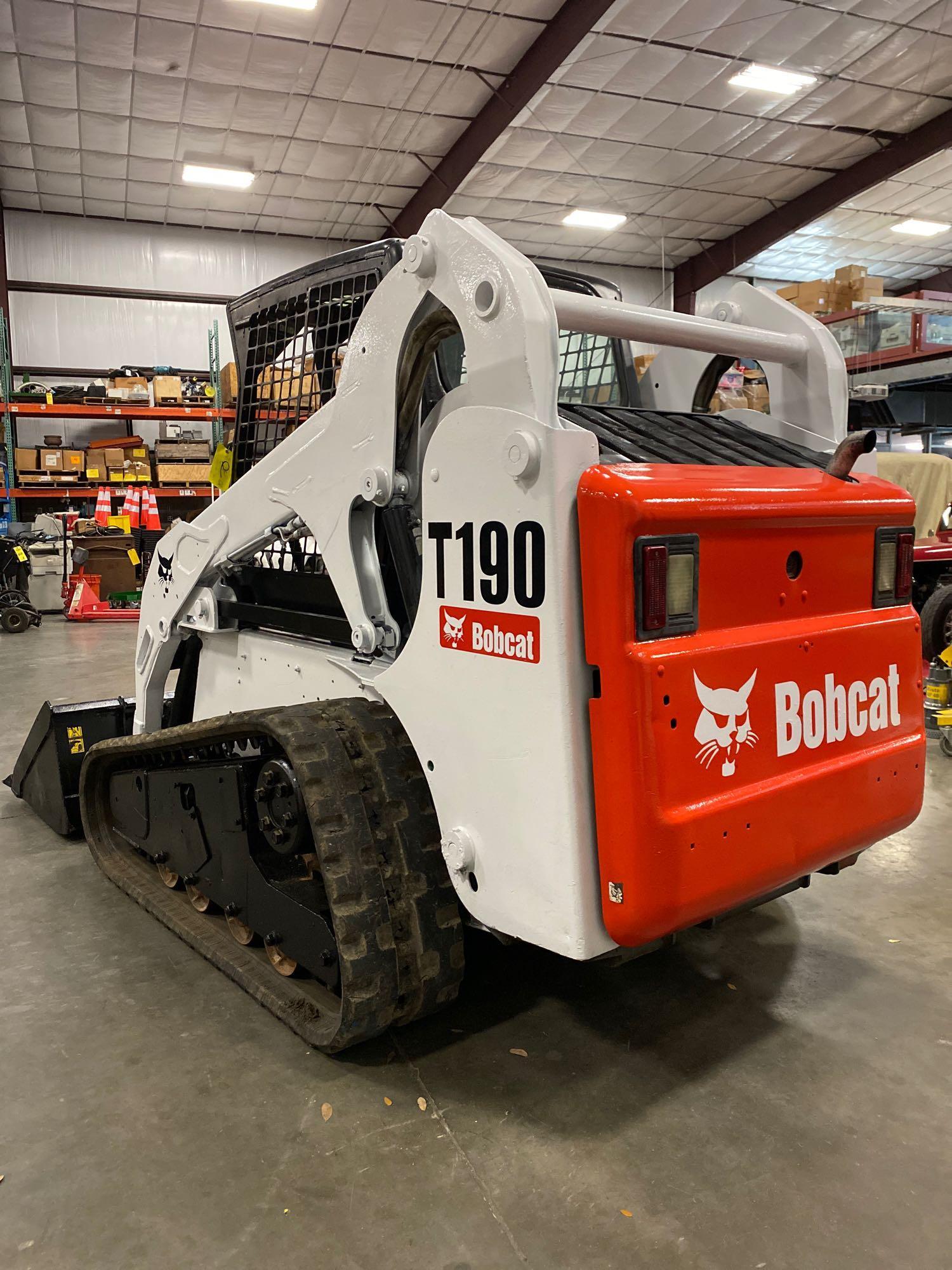 BOBCAT T190 DIESEL SKID STEER, RUBBER TRACKS, BUCKET ATTACHMENT, RUNS