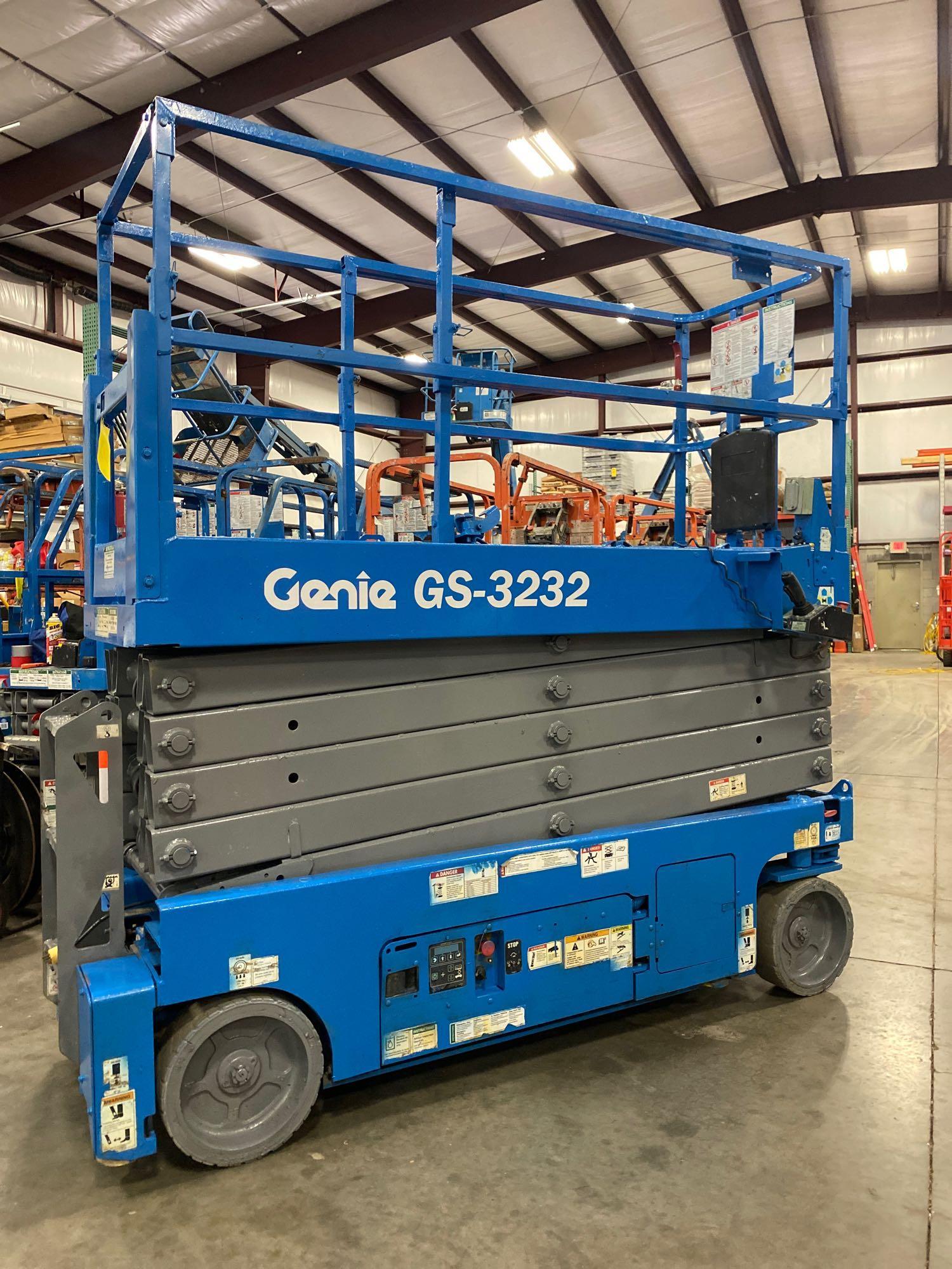 2013 Genie Gs-3232 Electric Scissor Lift, 32' Platform Height, Self 