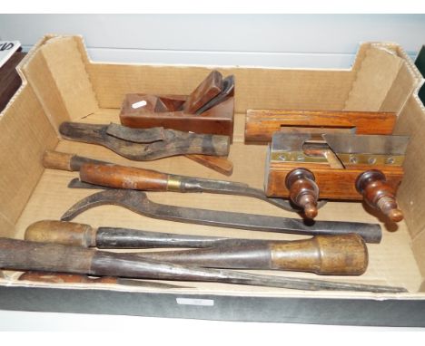 A box of vintage tools to include box plane, long handled chisel etc