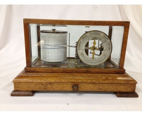 VINTAGE BAROGRAPH IN OAK AND GLASS CASE, 7 DAY MOVEMENT, GRAPH DRUM, FEATURES AN UNUSUAL BAROMETER SCALE WITH INTEGRAL THERMO