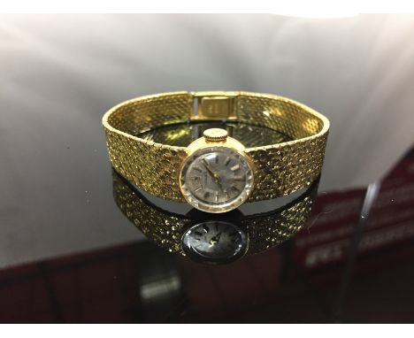 ROLEX 18CT GOLD LADY'S DRESS WATCH ON 18CT BARK FINISH BRACELET. MANUAL WINDING MOVEMENT 