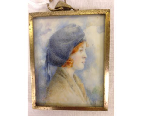 MINIATURE PORTRAIT OF YOUNG WOMAN  