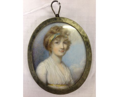 MINIATURE OVAL PORTRAIT OF YOUNG WOMAN BEARING DETAILS TO REVERSE, GERTUDE E. MOCKRIDGE 