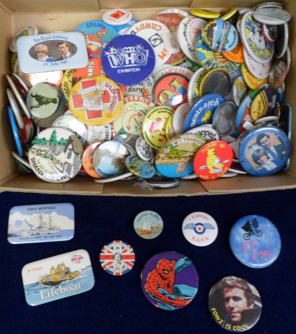 Badges, a collection of 150+ tin badges inc Tourist souvenir, charities