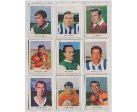 Trade cards, A&BC Gum, Footballers (In pairs, Scottish), 1966, 42 single 'K' size cards (nos 1-42 inc.), cut from pairs, plus