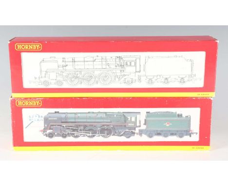 Two Hornby gauge OO Britannia Class 7MT locomotives and tenders, comprising R.2192 'Anzac' and R.2180 'Clive of India', both 