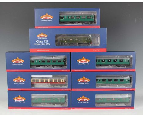 Six Bachmann Branch-Line gauge OO Bulleid coaches SR, a No. 39-578 auto trailer BR, boxed, six other coaches in crimson and c